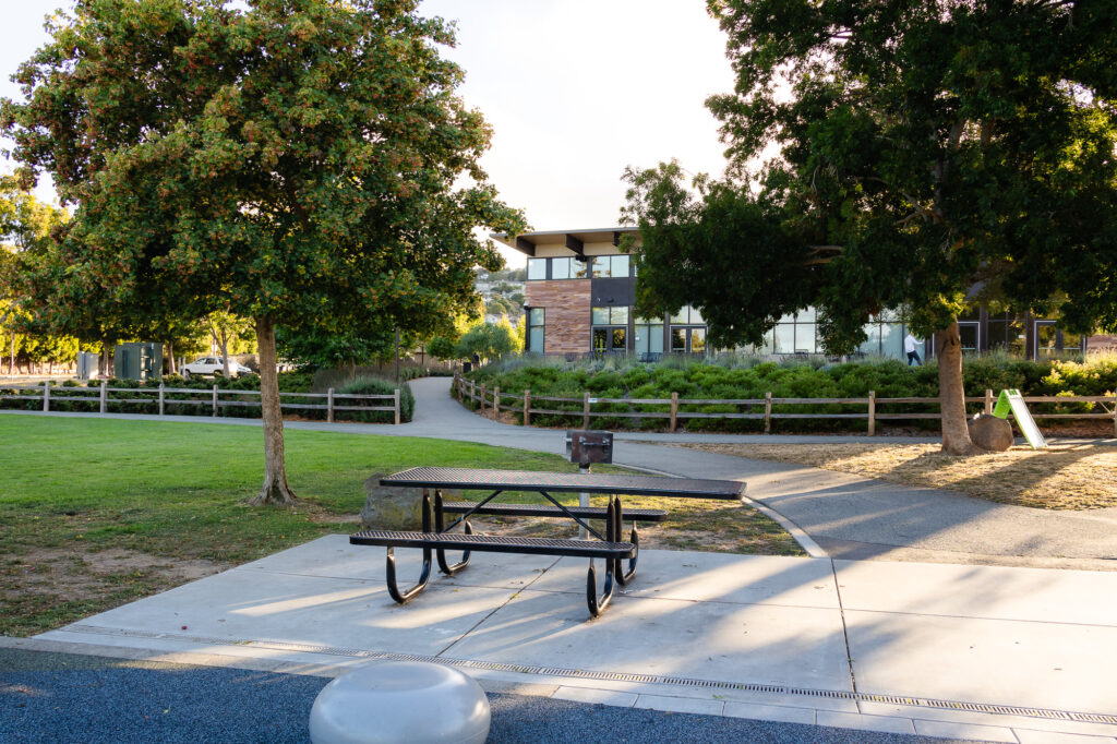 Picnic bench near community center at Central Park Millbrae – Ellobelle Photography