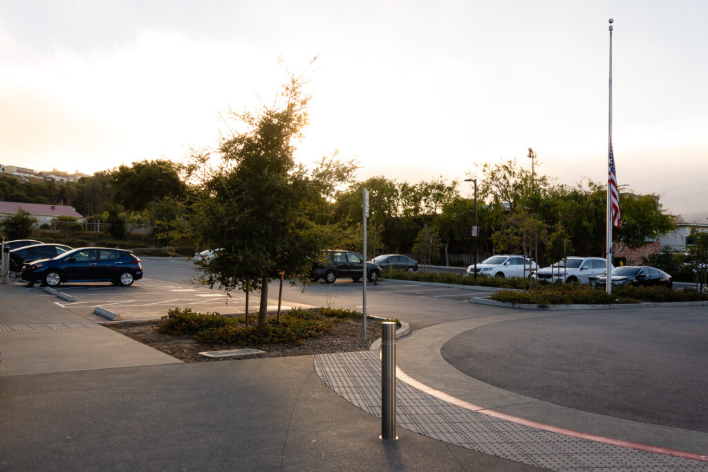 Parking lot with cars from Lincoln Circle at Central Park Millbrae during sunset – Ellobelle Photography