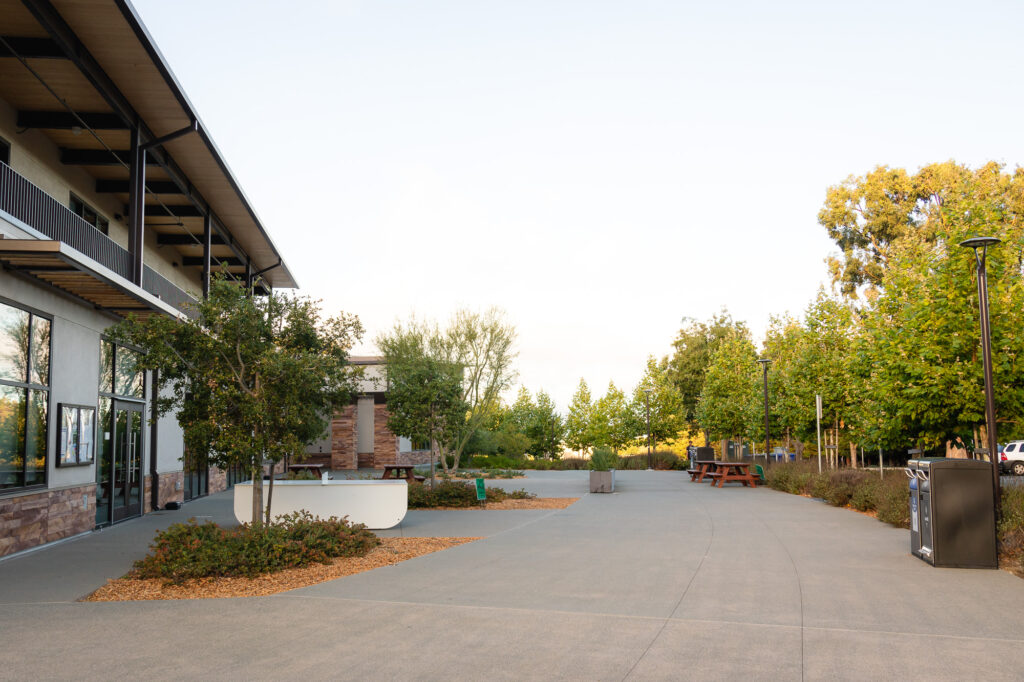 Walkway and picnic area by Millbrae Recreation Center at Central Park – Ellobelle Photography