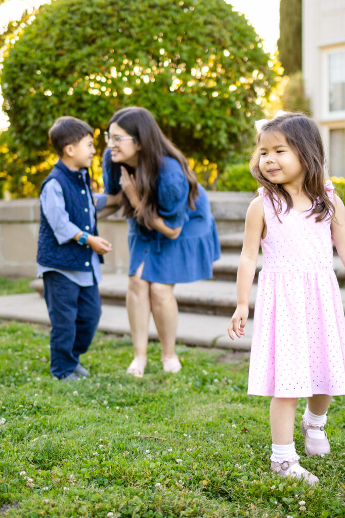 Mom playing with son while daughter walks in foreground during Kolh Mansion Burlingame photos – Ellobelle Photography