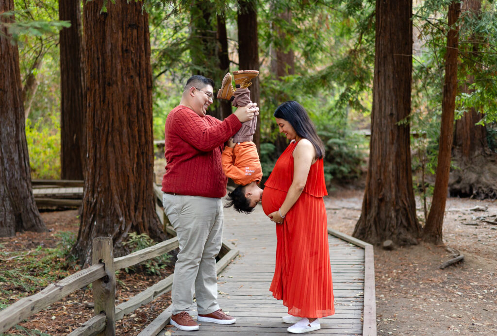 Dad holding son upside down while mom smiles at her baby bump – Ellobelle Photography