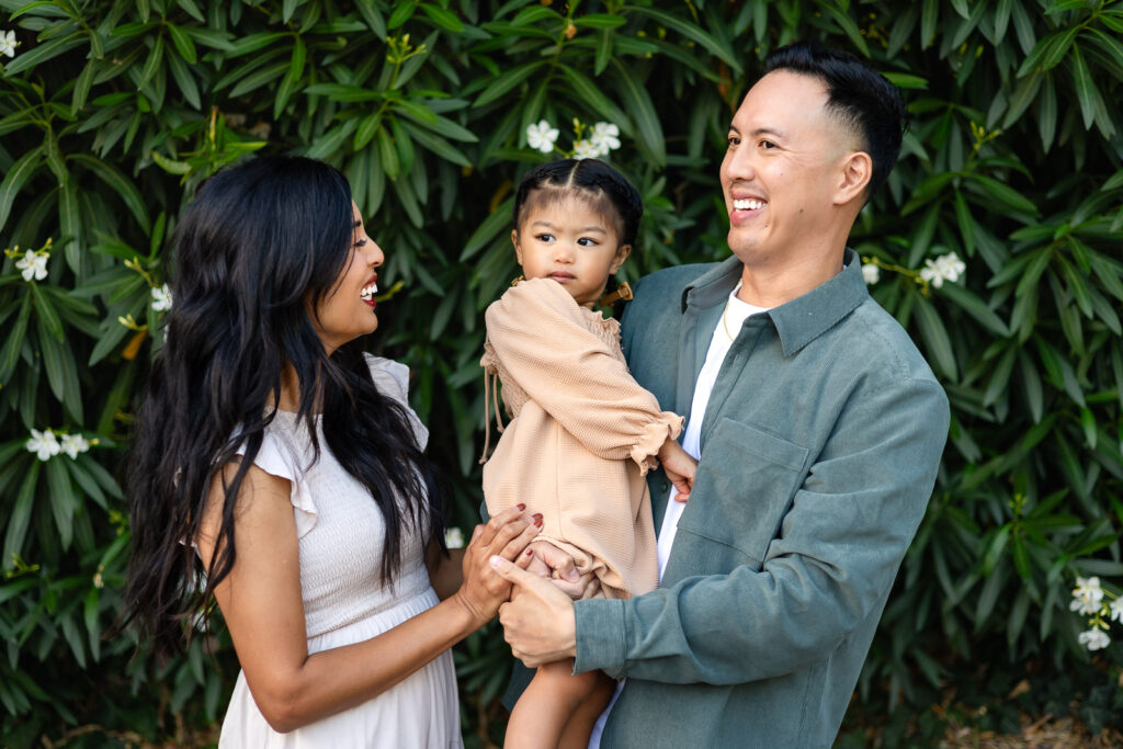Joyful family interaction captured during holiday photo sessions – Ellobelle Photography
