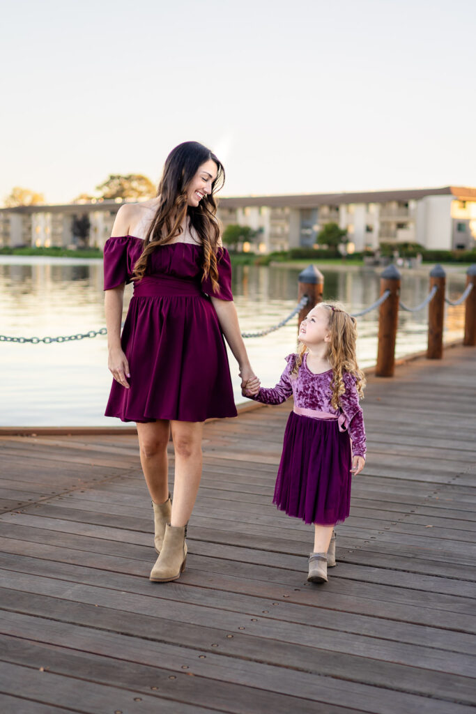 Mom and daughter walking on the boardwalk at Foster City Lagoon for how to prepare for your photoshoot
feature